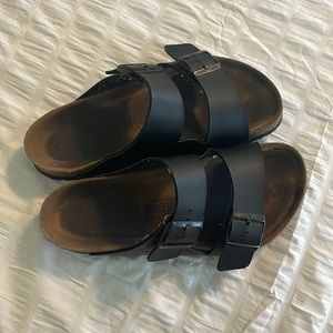 BLACK BIRKENSTOCKS